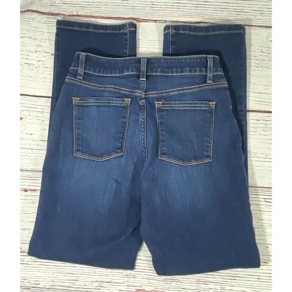 L L Bean Jeans Classic Fit Sz 4 Blue Denim Five Pockets Straight Leg Mid Rise - Picture 2 of 12